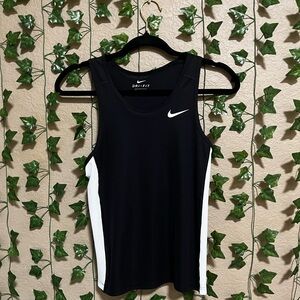 Nike boys medium tank